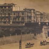Sulle pareti notiamo anche un�antica foto che immortala l�albergo appena realizzato e il sottovia Luigi di Savoia, a quell�epoca attraversato da carrozze trainate da cavalli
